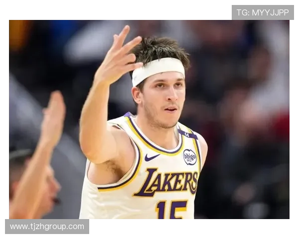 勇士湖人常规赛精彩对决 里夫斯表现抢眼带队逆袭